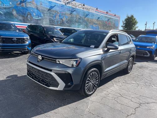 2025 Volkswagen Taos 1.5T SE