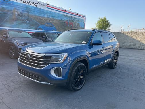 2025 Volkswagen Atlas 2.0T SE w/ Technology