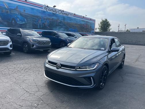 2025 Volkswagen Jetta 1.5T SE