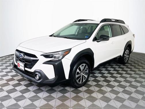 Crystal White Pearl 2025 Subaru Outback Premium