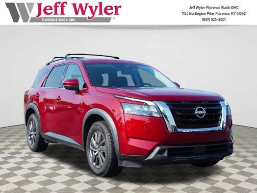 2023 Nissan Pathfinder SV