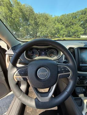 Gray 2015 Jeep Cherokee Limited