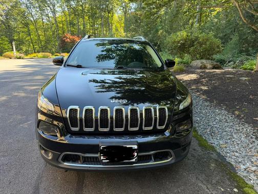Black 2017 Jeep Cherokee Limited