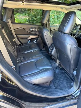 Black 2017 Jeep Cherokee Limited