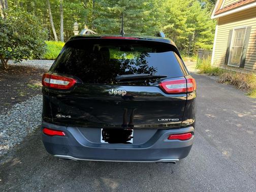 Black 2017 Jeep Cherokee Limited