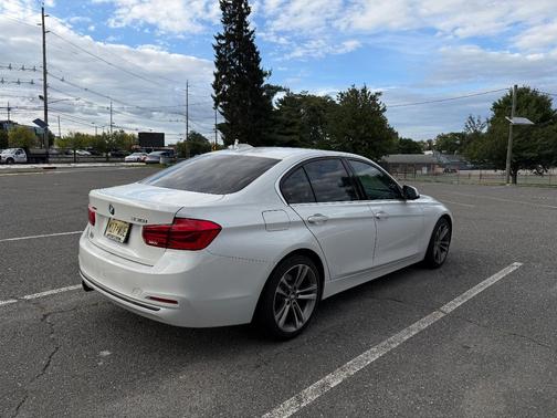 White 2018 BMW 330 i xDrive