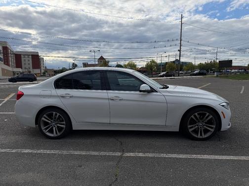 White 2018 BMW 330 i xDrive