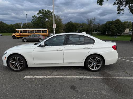 White 2018 BMW 330 i xDrive