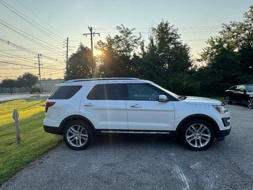 White 2016 Ford Explorer Limited
