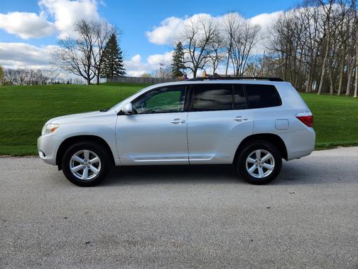 Silver 2008 Toyota Highlander Base