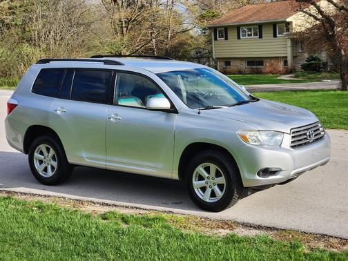 Silver 2008 Toyota Highlander Base