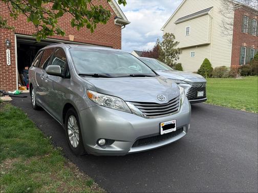 2012 Toyota Sienna XLE