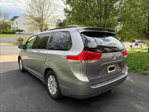 2012 Toyota Sienna XLE