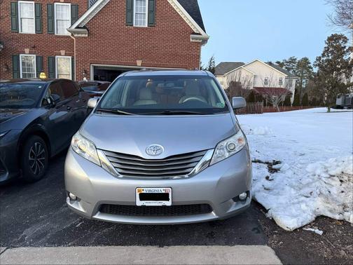 2012 Toyota Sienna XLE