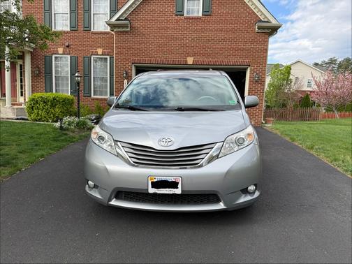 2012 Toyota Sienna XLE