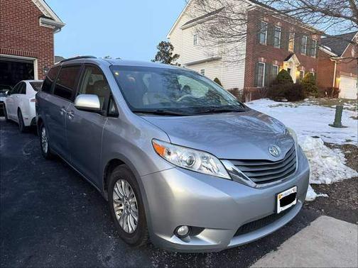 2012 Toyota Sienna XLE