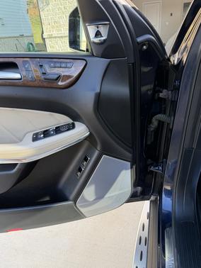 Blue 2014 Mercedes-Benz GL-Class GL 550 4MATIC