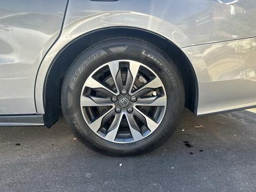 Silver 2022 Honda Odyssey EX-L