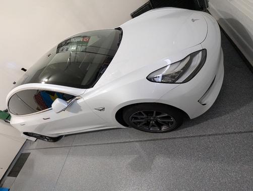 White 2019 Tesla Model 3 Standard Range Plus