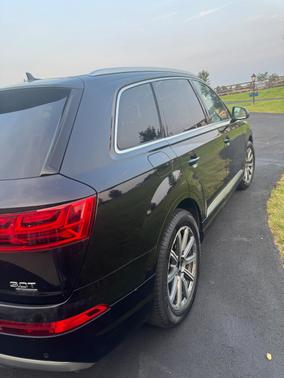 Black 2018 Audi Q7 3.0T Prestige