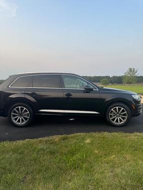Black 2018 Audi Q7 3.0T Prestige