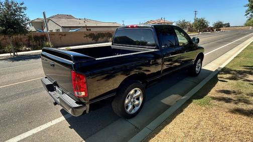 Black 2002 Dodge Ram 1500 Quad Cab