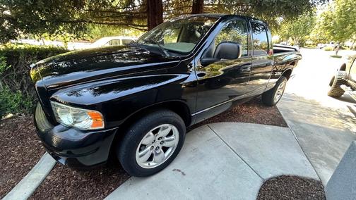 Black 2002 Dodge Ram 1500 Quad Cab