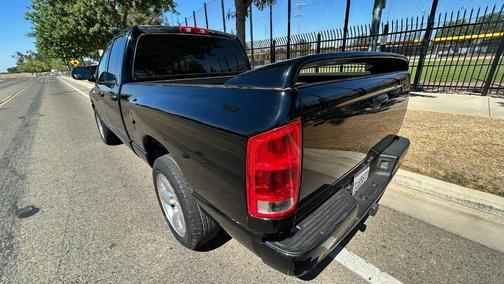 Black 2002 Dodge Ram 1500 Quad Cab