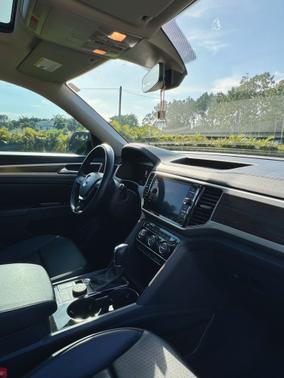 2019 Volkswagen Atlas 3.6L SEL R-Line