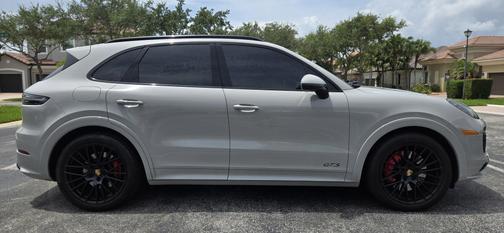 2021 Porsche Cayenne GTS