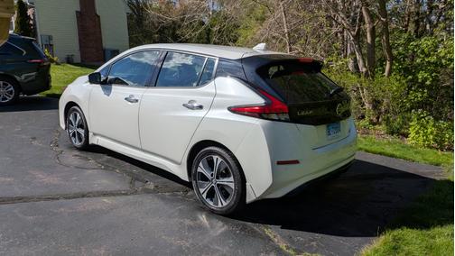 White 2021 Nissan Leaf SL PLUS