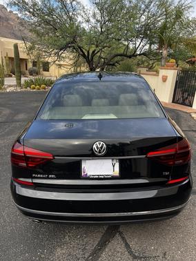 2018 Volkswagen Passat 2.0T SEL Premium