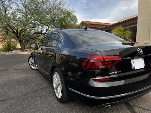 2018 Volkswagen Passat 2.0T SEL Premium