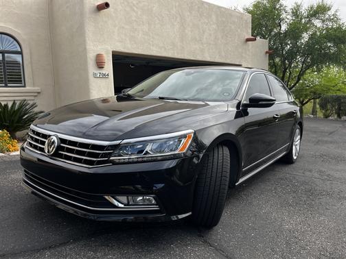 2018 Volkswagen Passat 2.0T SEL Premium