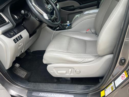 2015 Toyota Highlander Limited Platinum