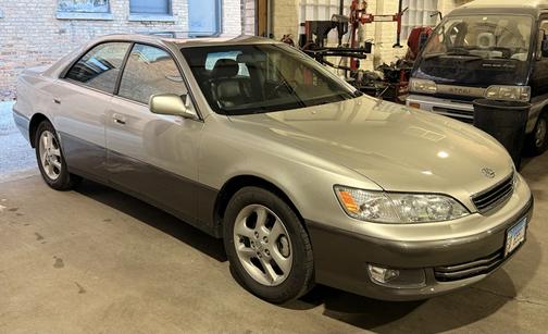 Silver 2001 Lexus ES 300 Base