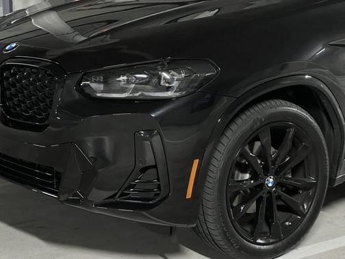 Black 2023 BMW X4 xDrive30i