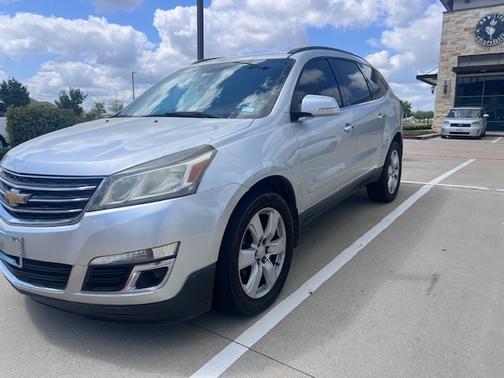 Silver 2016 Chevrolet Traverse 1LT