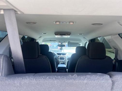 Silver 2016 Chevrolet Traverse 1LT