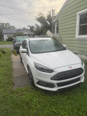 White 2015 Ford Focus ST Base