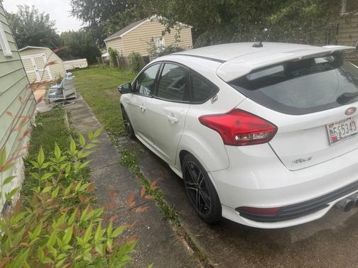 White 2015 Ford Focus ST Base