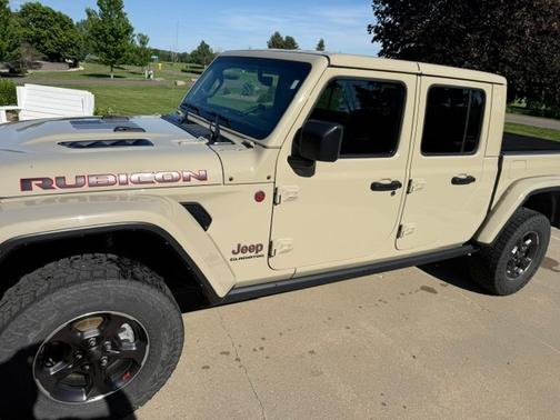 Beige 2022 Jeep Gladiator Rubicon