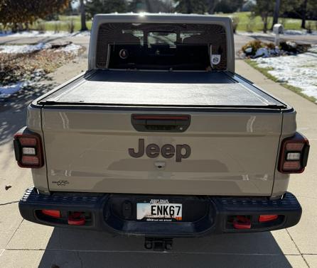 Beige 2022 Jeep Gladiator Rubicon