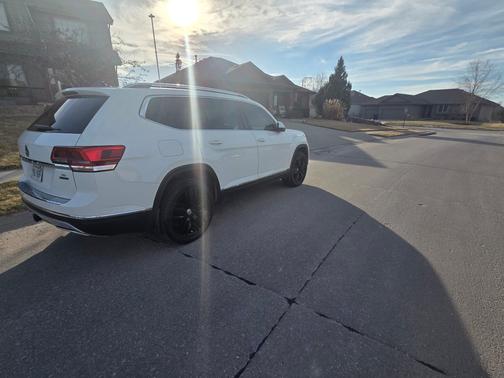 2019 Volkswagen Atlas 3.6L SEL Premium