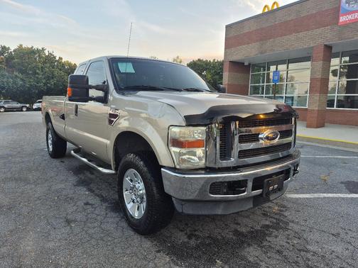 Beige 2008 Ford F-250 XLT SuperCab Super Duty