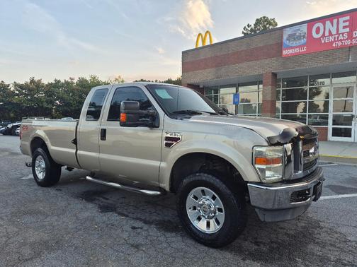 Beige 2008 Ford F-250 XLT SuperCab Super Duty