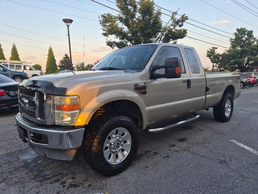 Beige 2008 Ford F-250 XLT SuperCab Super Duty