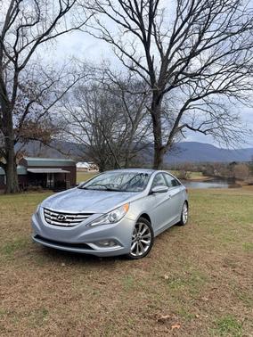 2013 Hyundai SONATA SE
