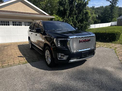2021 GMC Yukon XL SLT