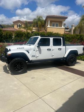 White 2021 Jeep Gladiator Willys